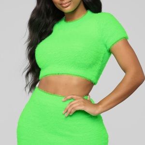 Fashion Nova green fuzzy skirt.